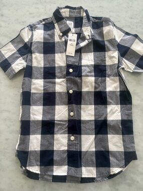 GAP Short Sleeve Button-Down Shirt in Navy and White Buffalo Check